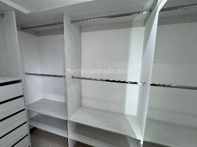 Apartamento de 3 alcobas en arriendo en El Poblado, Medellín, 117 m² · foto 14 de 18