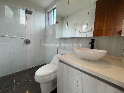 Apartamento de 3 alcobas en arriendo en El Poblado, Medellín, 117 m² · foto 17 de 18