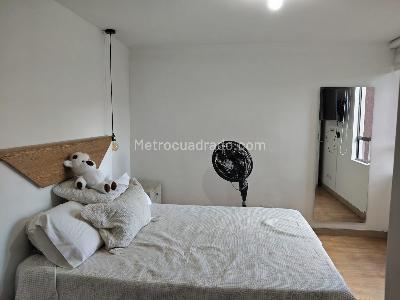 Apartamento de 2 alcobas en venta en Loma De Los Bernal, Medellín, 84 m² · foto 7 de 13