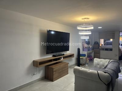 Casa de 3 alcobas en venta en La Pilarica, Medellín, 110 m² · foto 2 de 14