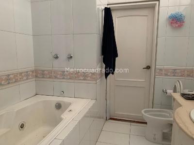 Casa de 5 alcobas en venta en Santa Monica Norte, Cali, 420 m² · foto 13 de 17