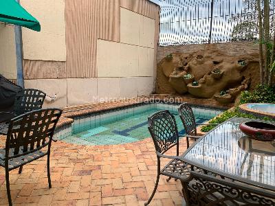 Casa de 5 alcobas en venta en Santa Monica Norte, Cali, 420 m² · foto 2 de 17