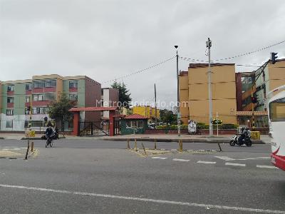 Apartamento de 3 alcobas en venta en Casa Blanca I Etapa, Bogotá, 54 m² · foto 1 de 18