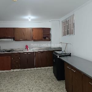 Apartamento en venta en Laureles, Medellín · foto 3 de 17