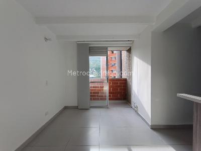 Apartamento en venta en Pajarito, Medellín · foto 4 de 10