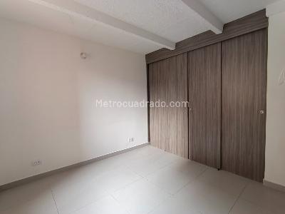 Apartamento en venta en Pajarito, Medellín · foto 8 de 10