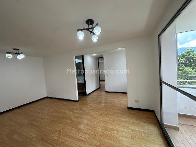 Apartamento en venta en La Pilarica, Medellín · foto 5 de 13