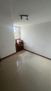 Apartamento en venta en Loma De Los Bernal, Medellín · foto 7 de 11