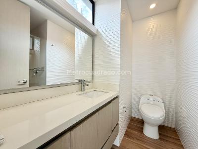 Apartamento de 3 alcobas en arriendo en Altos Del Poblado, Medellín, 122 m² · foto 13 de 13