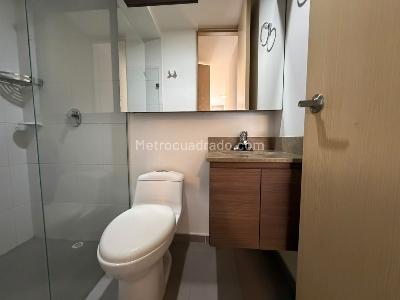 Apartamento de 2 alcobas en arriendo en Alto De Las Palmas, Medellín, 70 m² · foto 11 de 12