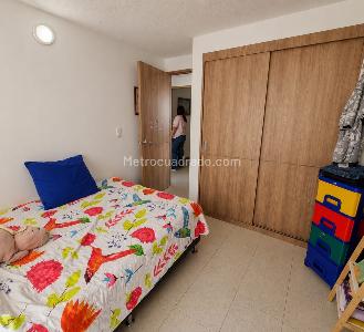 Apartamento de 3 alcobas en venta en La Castellana, Medellín, 79 m² · foto 7 de 11