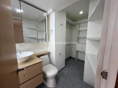 Apartamento de 3 alcobas en venta en Los Balsos 1, Medellín, 130 m² · foto 11 de 17