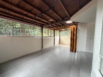 Apartamento de 3 alcobas en venta en Los Balsos 1, Medellín, 130 m² · foto 4 de 17