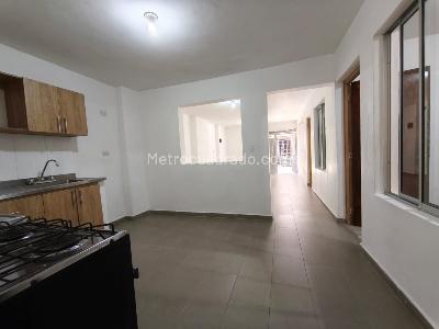 Casa de 2 alcobas en venta en Las Orquideas, Envigado, 88 m² · foto 3 de 20