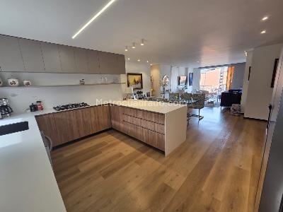 Apartamento de 3 alcobas en venta en Laureles, Medellín, 111 m² · foto 3 de 20