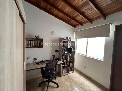 Casa de 3 alcobas en venta en Alto De Las Flores, Sabaneta, 135 m² · foto 19 de 20