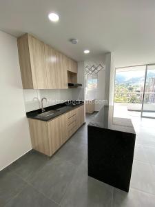 Apartamento de 3 alcobas en venta en La Doctora, Sabaneta, 74 m² · foto 4 de 12