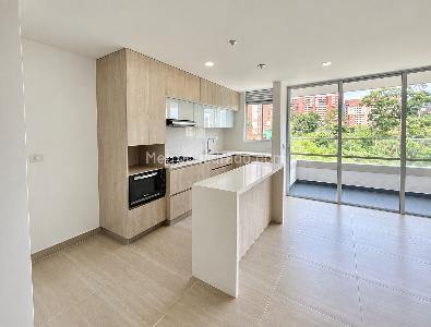 Apartamento de 2 alcobas en venta en Las Lomitas, Sabaneta, 79 m² · foto 2 de 12