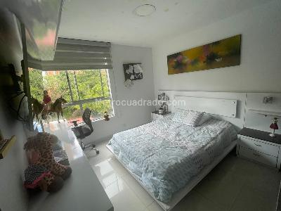 Apartamento de 3 alcobas en venta en Castropol, Medellín, 117 m² · foto 2 de 15