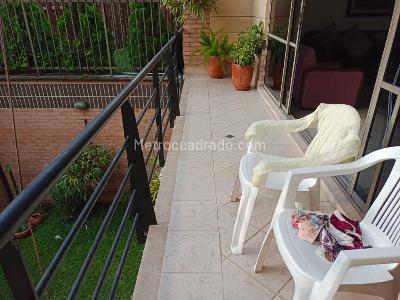 Casa de 5 alcobas en venta en Loma Benedictinos, Envigado, 239 m² · foto 10 de 14