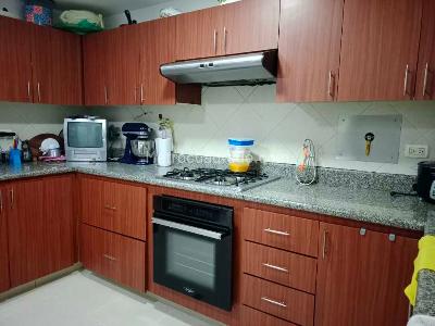 Casa de 5 alcobas en venta en Loma Benedictinos, Envigado, 239 m² · foto 12 de 14