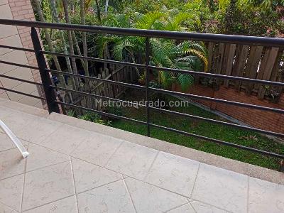 Casa de 5 alcobas en venta en Loma Benedictinos, Envigado, 239 m² · foto 14 de 14