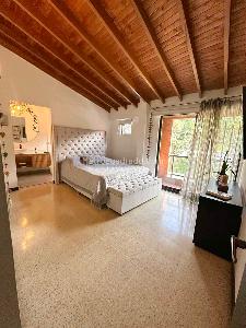 Casa de 3 alcobas en venta en Loma Del Chocho, Envigado, 240 m² · foto 10 de 15