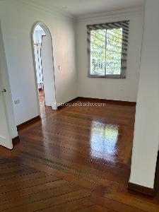 Casa de 3 alcobas en venta en El Esmeraldal, Envigado, 277 m² · foto 10 de 20