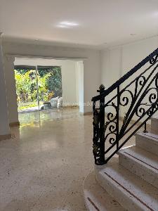 Casa de 3 alcobas en venta en El Esmeraldal, Envigado, 277 m² · foto 3 de 20