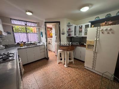 Casa de 2 alcobas en venta en Loma Del Escobero, Envigado, 185 m² · foto 16 de 20