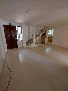 Casa de 4 alcobas en venta en Bolivariana, Medellín, 323 m² · foto 5 de 12