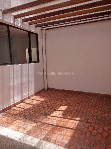 Casa de 3 alcobas en venta en La America, Medellín, 127 m² · foto 2 de 12