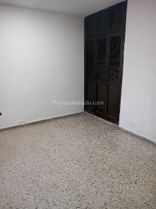 Casa de 3 alcobas en venta en La America, Medellín, 127 m² · foto 4 de 12