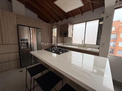 Apartamento en venta en Loma Del Escobero, Envigado · foto 4 de 20