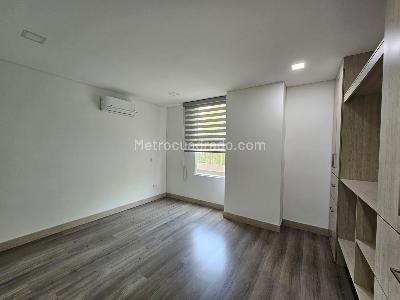 Apartamento de 1 alcoba en venta en Cristales, Cali, 65 m² · foto 3 de 13