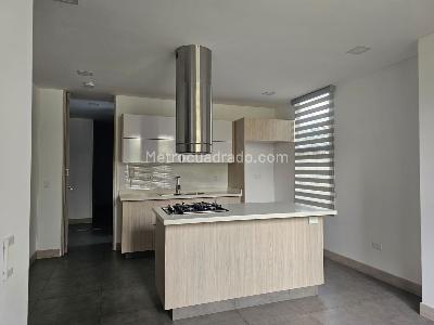 Apartamento de 1 alcoba en venta en Cristales, Cali, 65 m² · foto 5 de 13