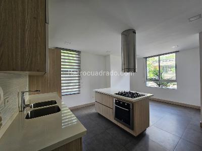 Apartamento de 1 alcoba en venta en Cristales, Cali, 65 m² · foto 7 de 13