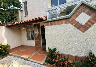 Casa de 3 alcobas en venta en Molinos, Floridablanca, 86 m² · foto 2 de 20