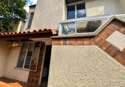 Casa de 3 alcobas en venta en Molinos, Floridablanca, 86 m² · foto 3 de 20
