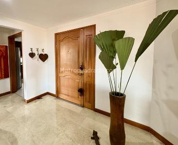 Apartamento en venta en Laureles, Medellín · foto 3 de 20
