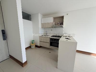 Apartamento de 2 alcobas en venta en Las Lomitas, Sabaneta, 73 m² · foto 3 de 20
