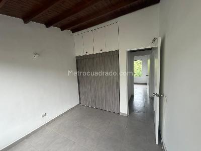 Apartamento en venta en La America, Medellín · foto 6 de 8