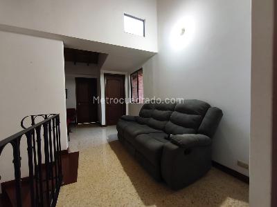 Casa de 4 alcobas en venta en Las Santas, Medellín, 284 m² · foto 15 de 20