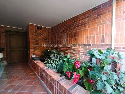 Casa de 4 alcobas en venta en Las Santas, Medellín, 284 m² · foto 2 de 20