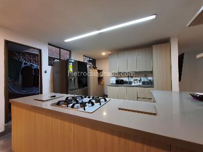 Casa de 4 alcobas en venta en Las Santas, Medellín, 284 m² · foto 5 de 20