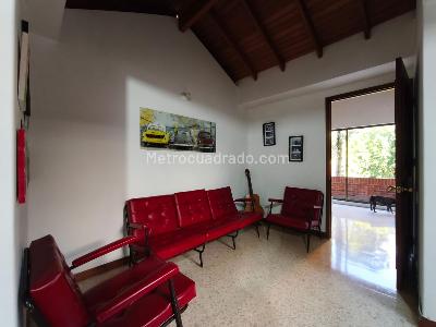 Casa de 4 alcobas en venta en Las Santas, Medellín, 284 m² · foto 9 de 20