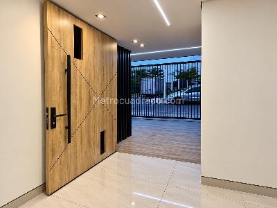 Casa de 3 alcobas en venta en Ciudad 2000, Cali, 239 m² · foto 3 de 9