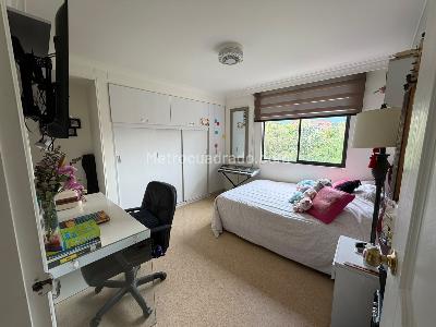 Apartamento de 3 alcobas en venta en El Diamante 2, Medellín, 150 m² · foto 10 de 20