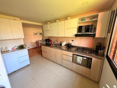 Apartamento de 3 alcobas en venta en Loma De San Julian, Medellín, 87 m² · foto 4 de 17