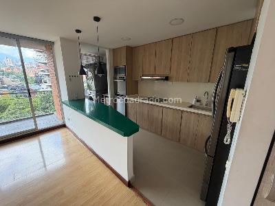 Apartamento de 2 alcobas en venta en Lalinde, Medellín, 94 m² · foto 1 de 11